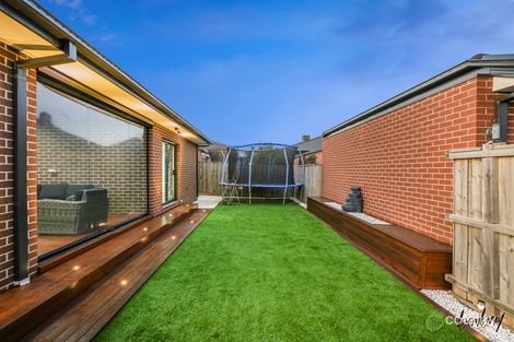 Property photo of 16 Kenmare Approach Wollert VIC 3750