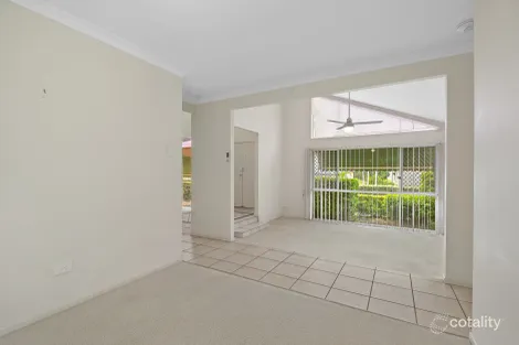 Property photo of 28 Parkway Place Kenmore QLD 4069