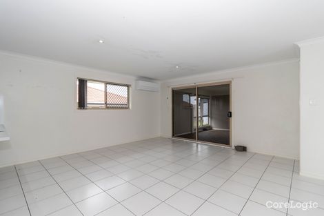 Property photo of 2 Parame Court Nikenbah QLD 4655