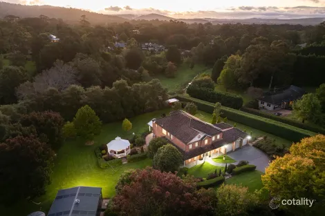 Property photo of 8 Farnham Close Mittagong NSW 2575