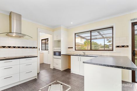 Property photo of 19 Dahlsen Crescent Bairnsdale VIC 3875