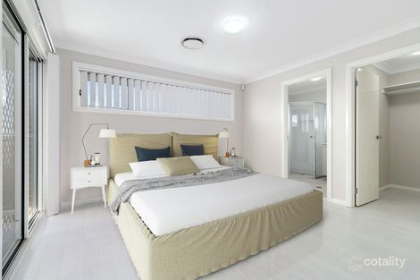 Property photo of 27 Horizon Circuit Moorebank NSW 2170