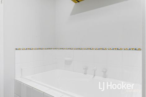 Property photo of 45 Bateman Grove Hampton Park VIC 3976