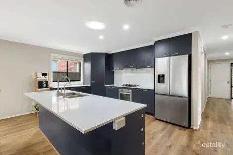 Property photo of 23 Kinglake Crescent Craigieburn VIC 3064
