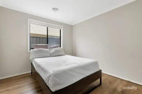 Property photo of 23 Kinglake Crescent Craigieburn VIC 3064