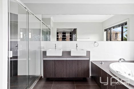 Property photo of 24 Windorah Drive Point Cook VIC 3030