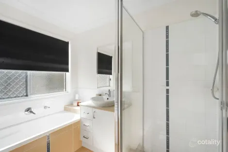 Property photo of 8 Lovely Court Redbank Plains QLD 4301