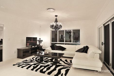 Property photo of 6 Seeana Crescent Bridgeman Downs QLD 4035