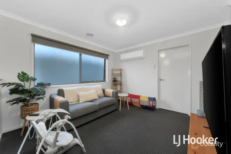 Property photo of 14 Gilded Road Werribee VIC 3030