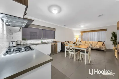 Property photo of 14 Gilded Road Werribee VIC 3030