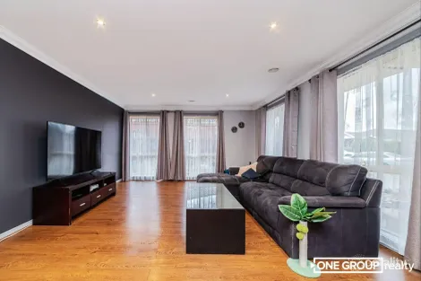 Property photo of 8 Harmony Court Roxburgh Park VIC 3064