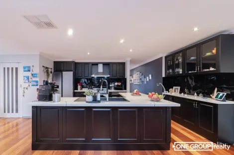 Property photo of 8 Harmony Court Roxburgh Park VIC 3064