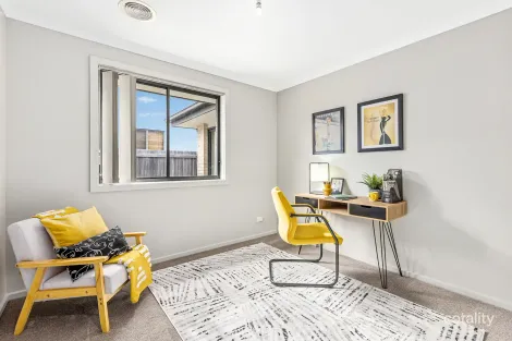 Property photo of 17 Selleck Street Casey ACT 2913