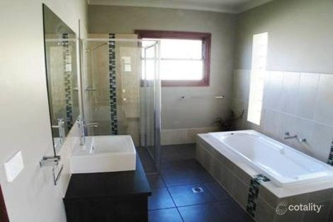 Property photo of 50 Amaroo Street Kooringal NSW 2650