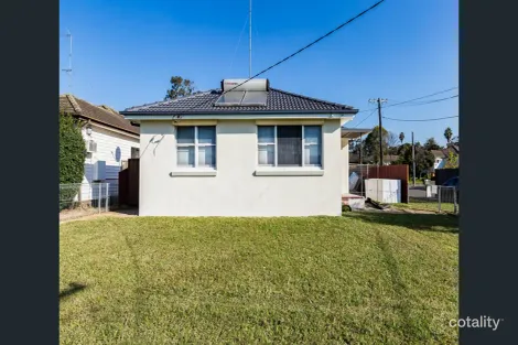 Property photo of 18 Cosgrove Crescent Kingswood NSW 2747
