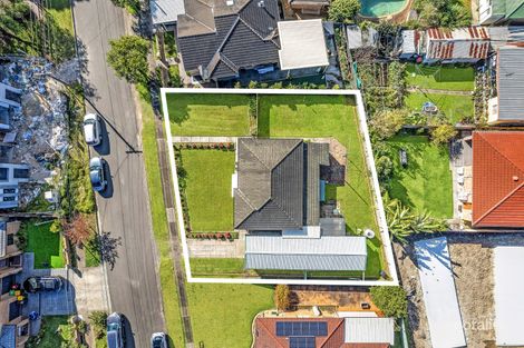 4 Daley St, Pendle Hill, NSW 2145