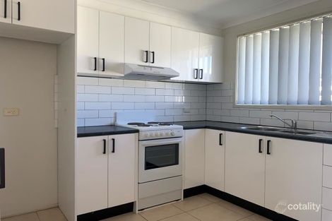 2/1 Robson Cres, St Helens Park, NSW 2560