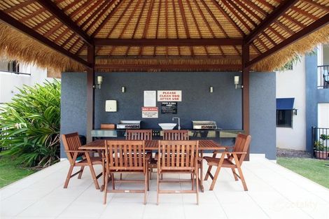 Property photo of 301/29-33 Springfield Crescent Manoora QLD 4870