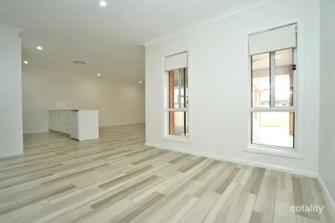 Property photo of 8A Davidson Place Griffith NSW 2680