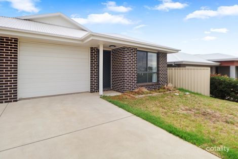 2/1 Ronald St, Gobbagombalin, NSW 2650