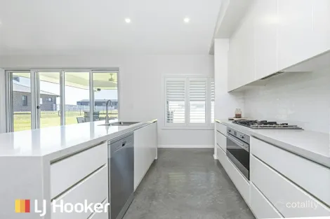 Property photo of 41 Rodeo Drive Hillvue NSW 2340