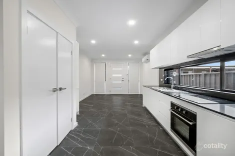 16a Halmahera Cres, Lethbridge Park, NSW 2770