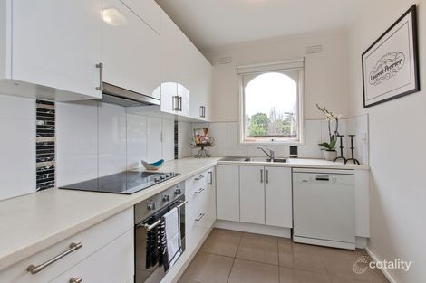 Property photo of 2/122-126 Milton Parade Glen Iris VIC 3146