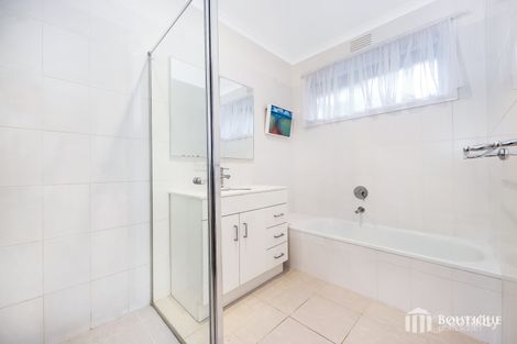 42 Brentwood Dr, Glen Waverley, VIC 3150