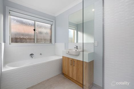 Property photo of 52 Szer Way Carrum Downs VIC 3201