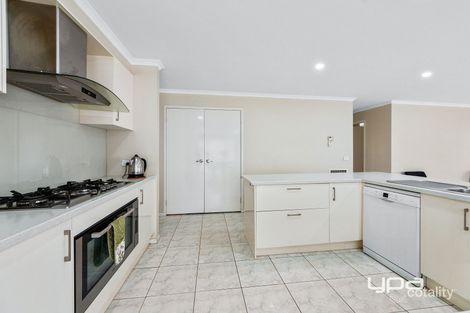 Property photo of 11 Millstream Way Caroline Springs VIC 3023