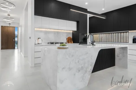 Property photo of 8 Eulinga Street Mickleham VIC 3064