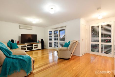 Property photo of 10 Aberdeen Heights Pakenham VIC 3810