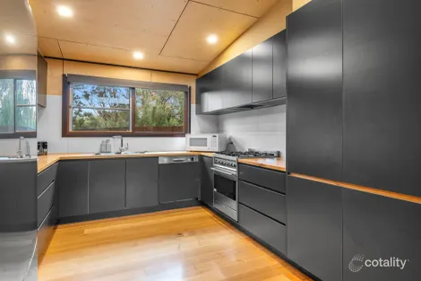 Property photo of 10 Roscrea Crescent Walkerville VIC 3956