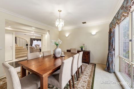 Property photo of 17 Huntingtower Crescent Mount Waverley VIC 3149