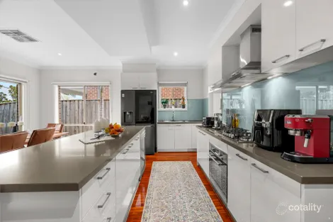 Property photo of 18 Stoke Circuit Wollert VIC 3750