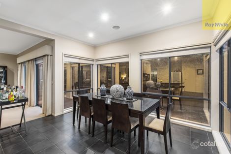 Property photo of 7 Mulwala Place Taylors Hill VIC 3037