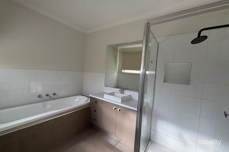 Property photo of 10 Huntingfield Drive South Morang VIC 3752