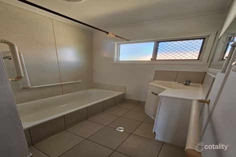 Property photo of 15 Sturt Street Leichhardt QLD 4305