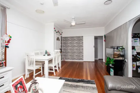 Property photo of 62 Maynes Parade Unanderra NSW 2526