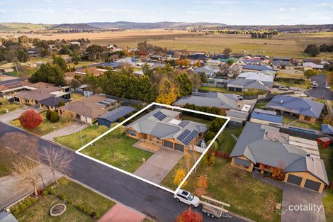 Property photo of 8 McCarthy Close Eglinton NSW 2795