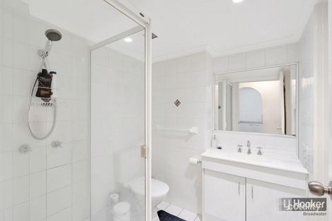 Property photo of 2/27 Whiting Street Labrador QLD 4215