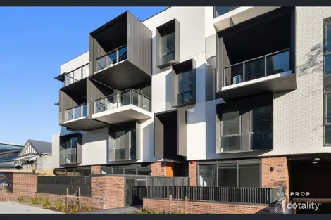 13 Hopetoun Pde, Box Hill, VIC 3128