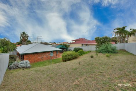 Property photo of 30 Tamarisk Drive Halls Head WA 6210