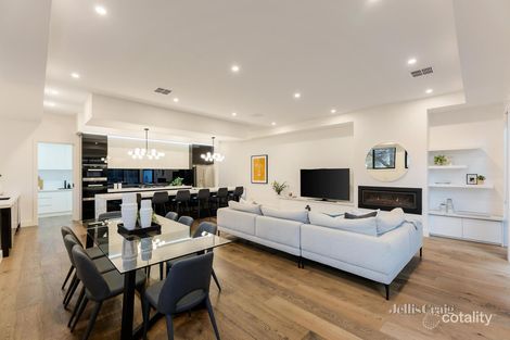 Property photo of 7A Colchester Drive Doncaster East VIC 3109