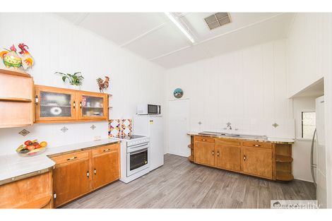 Property photo of 22 Medcraf Street Park Avenue QLD 4701