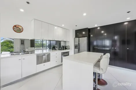 Property photo of 3C/24 Breaker Avenue Main Beach QLD 4217