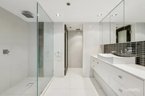 Property photo of 3C/24 Breaker Avenue Main Beach QLD 4217