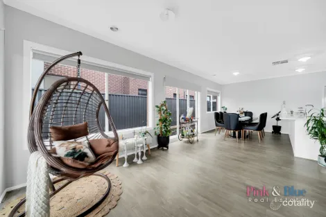 Property photo of 37 Lightsview Boulevard Rockbank VIC 3335