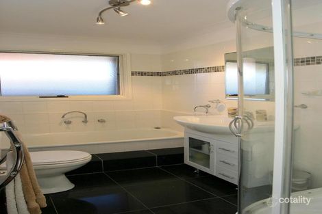 Property photo of 246 Dandelion Drive Rowville VIC 3178