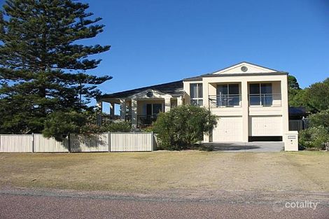 8 Maitland St, Norah Head, NSW 2263